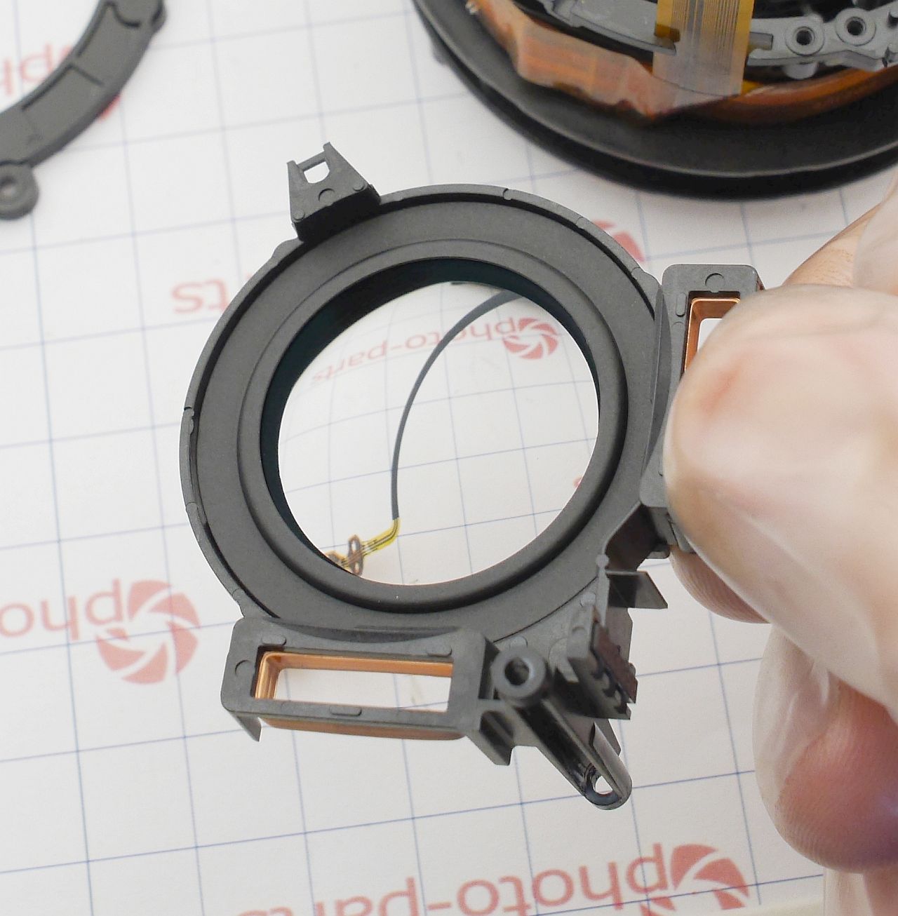 Sony 85mm 1.8 FE - a simple focus fix and teardown
